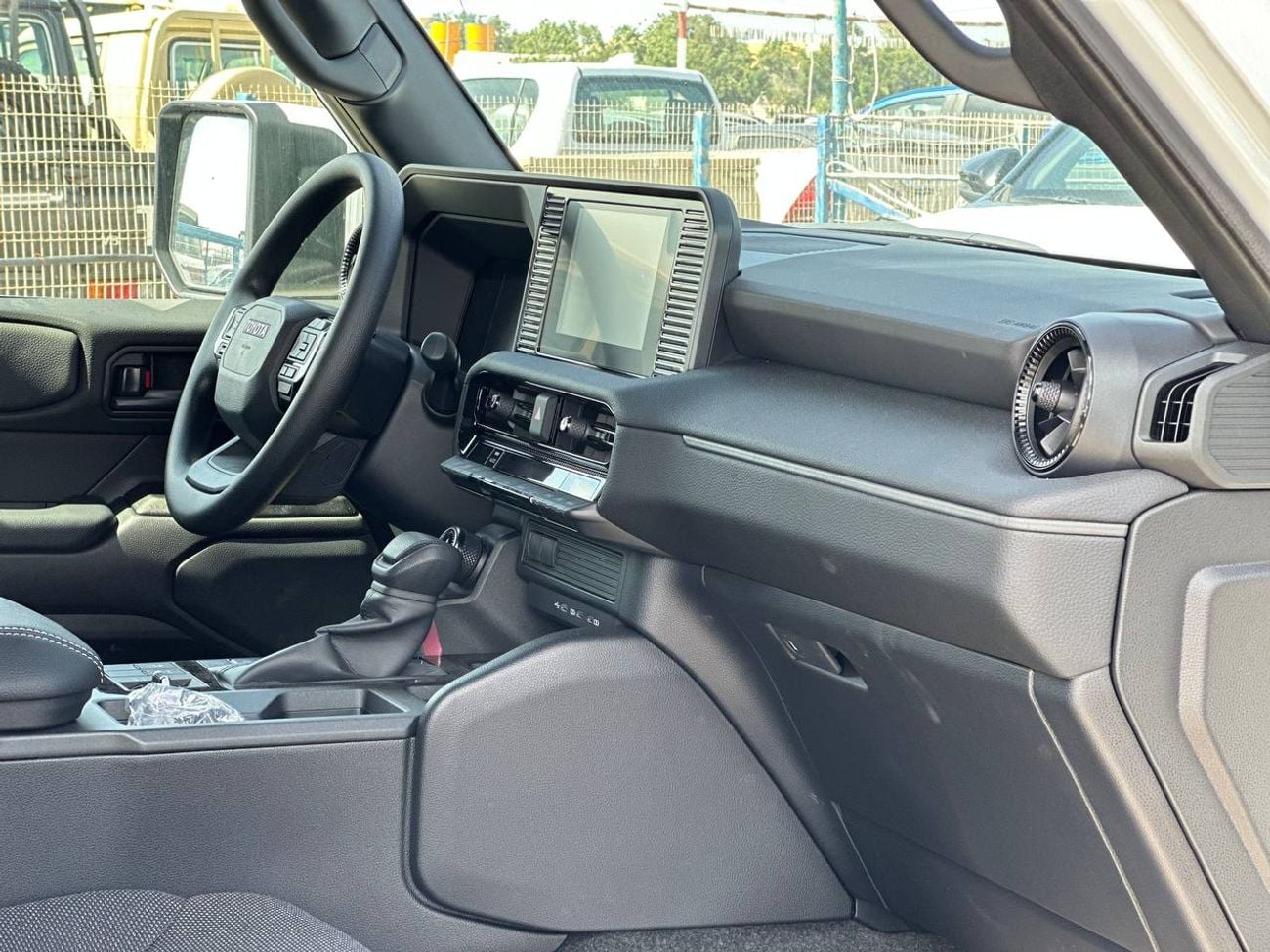 Toyota Prado 2.4L Turbo PTR A/T // 2025 // STD with Cool Box , Sunroof , DVD&Back Camera // Special Offer // By F