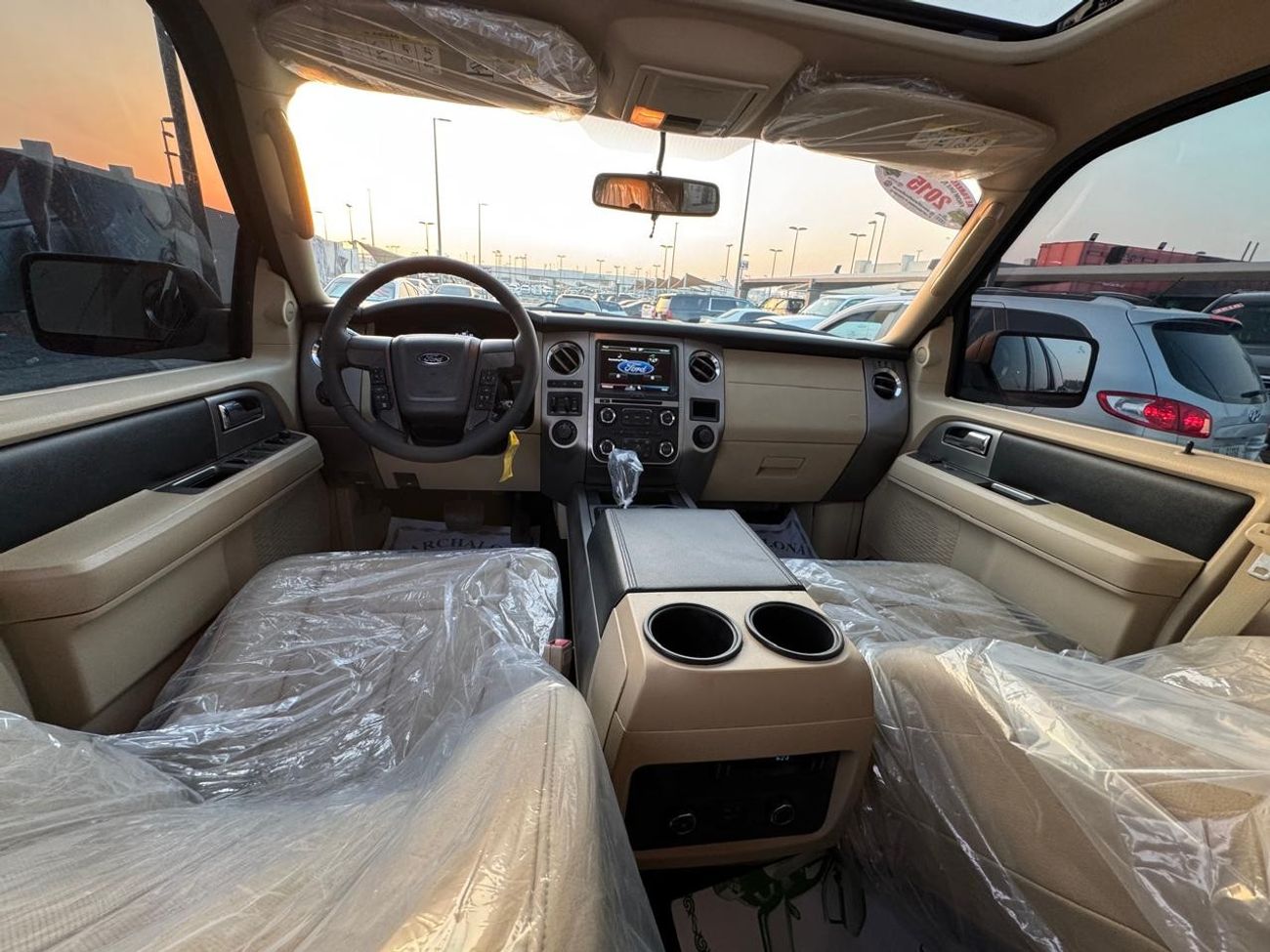 Ford Expedition XLT 3.5L In excellent condition and requires no expense