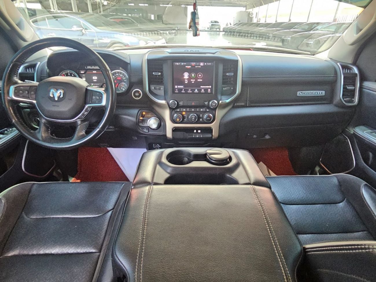 RAM 1500 Laramie 5.7L (6 Seater)