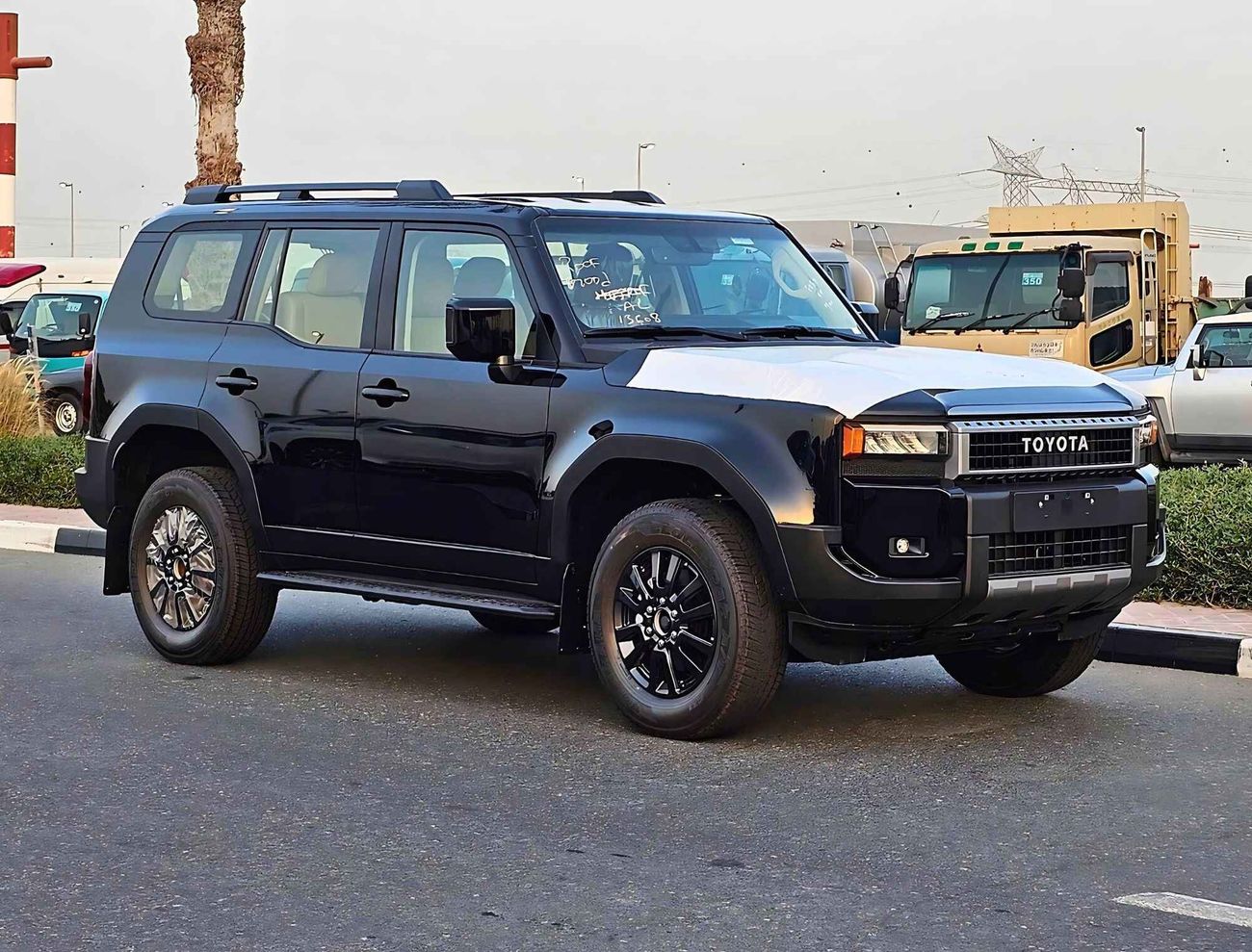 تويوتا برادو LIMITED / 2.7L V4 / DVD+CAMERA/ PUSH START / AUTO HOLD (CODE# 68025)