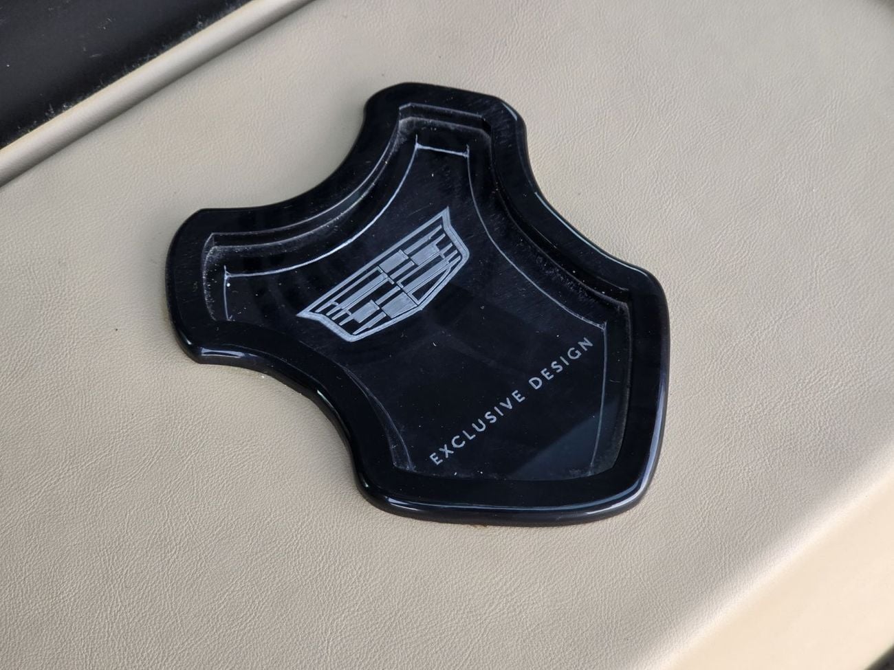 Cadillac Escalade PLATINUM 6.2L CADILLAC ESCALADE 2018 GCC // LOW MILEAGE // VIP SEATS // TV // PERFECT CONDITION