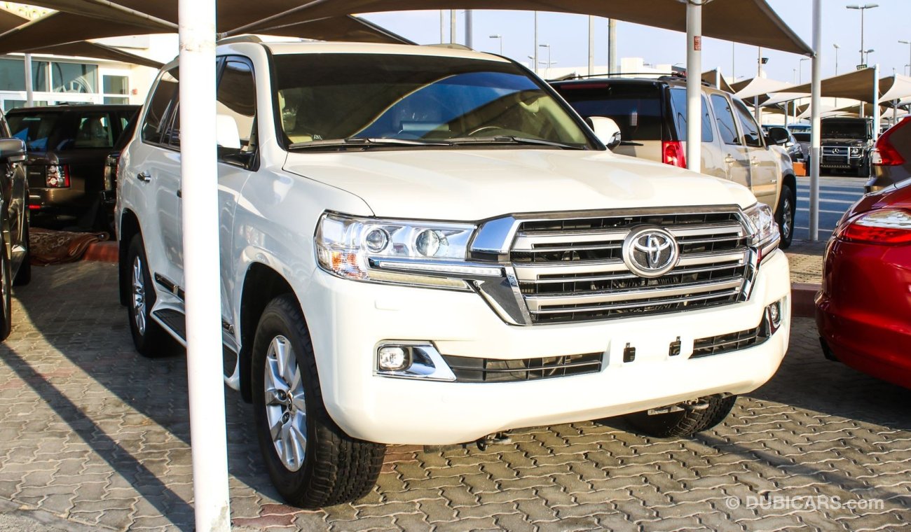 Toyota Land Cruiser GXR V8