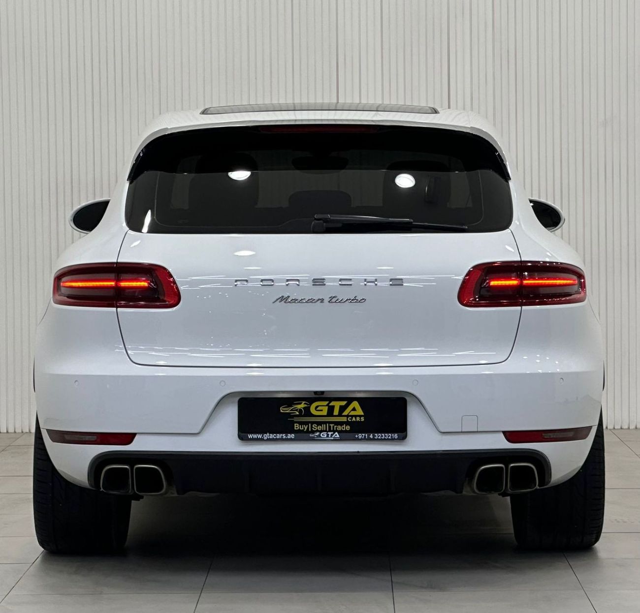 Porsche Macan 2015 Porsche Macan Turbo, Full Service History, Carbon Fiber Package, Excellent Condition, GCC