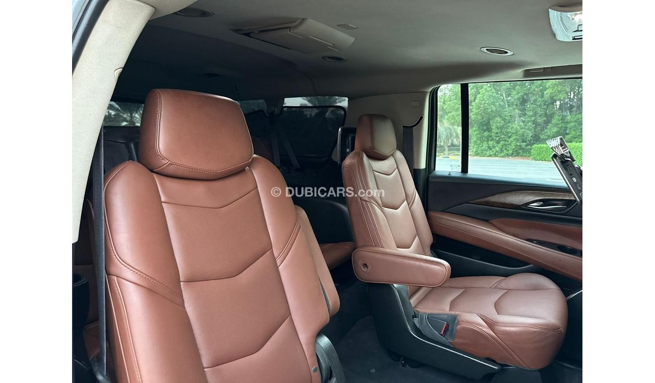 Cadillac Escalade Escalade ESV Platinum 2015 GCC // 2keys // Accident free // Perfect condition