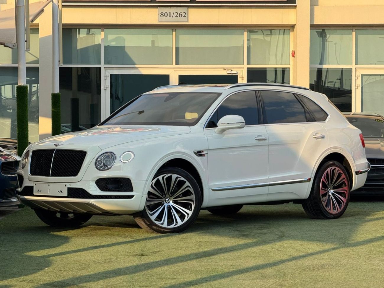 Bentley Bentayga BENTLEY BENTAYGA V8 GCC FULL OPTION ORIGINAL PAINT PERFECT CONDITION