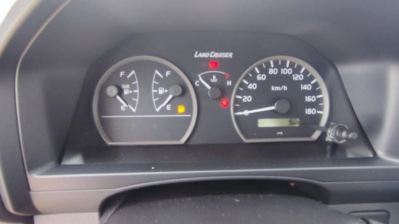 تويوتا لاند كروزر بيك آب TOYOTA LAND CRUISER PICK UP 4.2L SC-2025