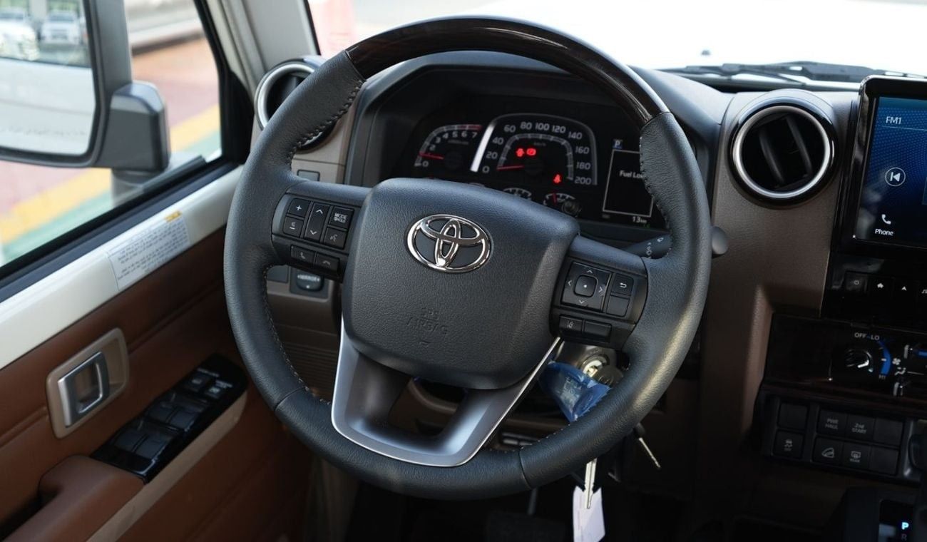 Toyota Land Cruiser 70 TOYOTA LC76 5DOORS PETROL 4.0L A/T MODEL 2025 40TH ANNIVERSARY FULL OPTION