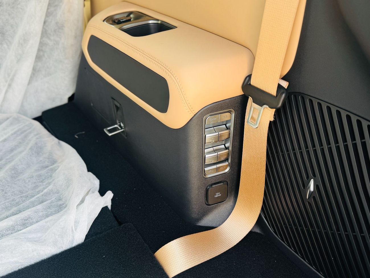 بي واي دي ليوبارد 8 Smart and Brave Flagship Edition (6 Seats)