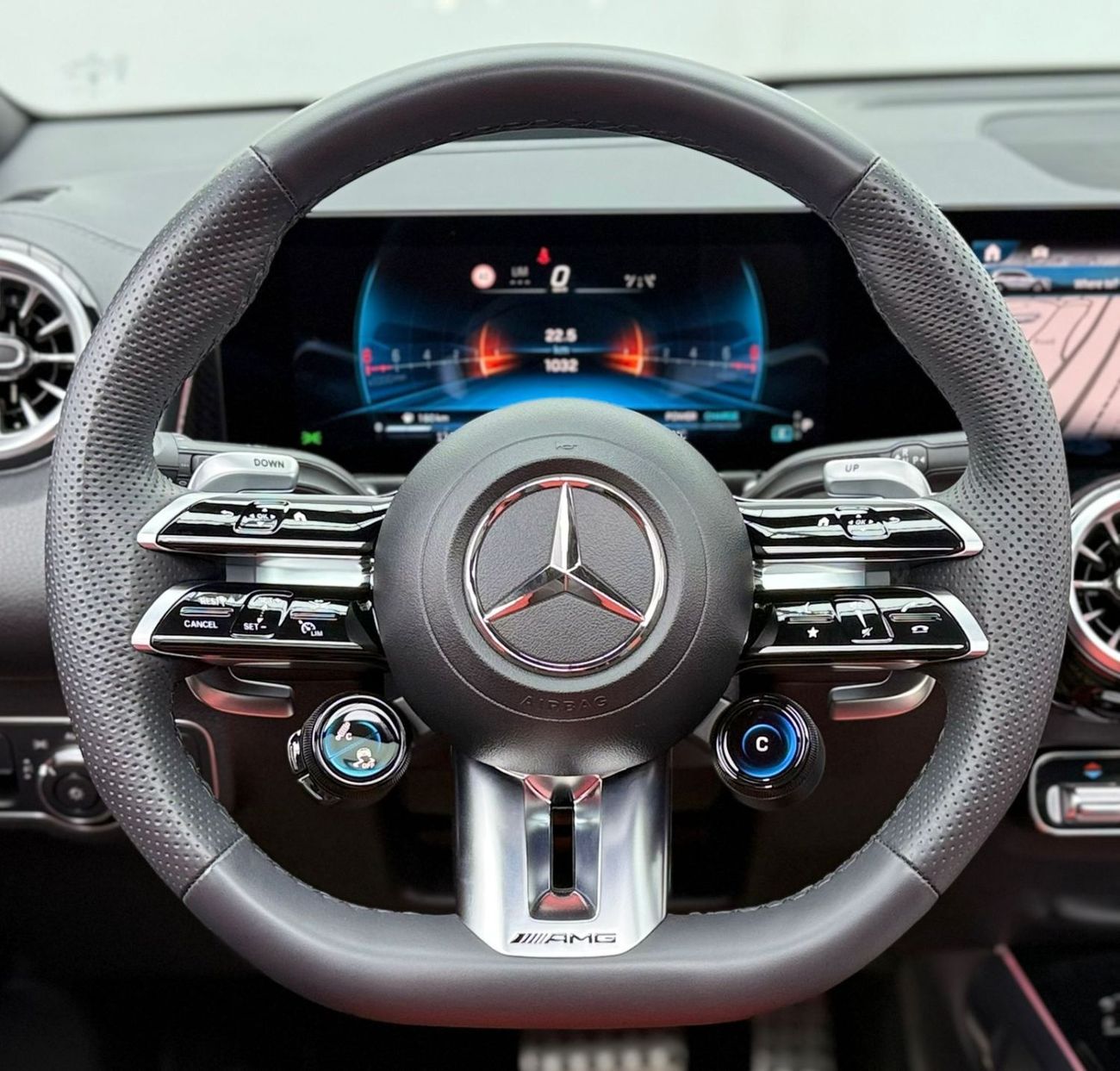 Mercedes-Benz GLB 35 AMG 4MATIC 2.0L (302 HP) 2024 Mercedes Benz GLB35 AMG 4MATIC, 2029 Mercedes Warranty + Service Pack, Ver