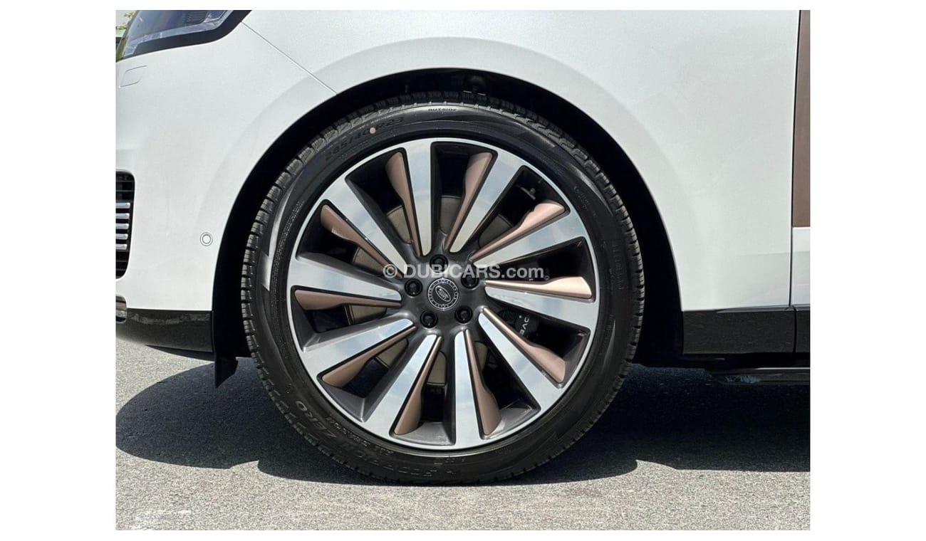 Land Rover Range Rover WHITE ROSE GOLD GCC SPEC UNDER WARRANTY AND SERVICE