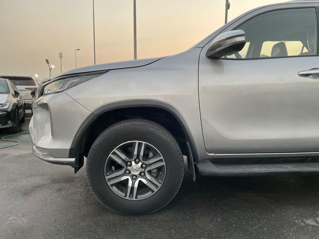 تويوتا فورتونر EXR 2.7L (160 HP)