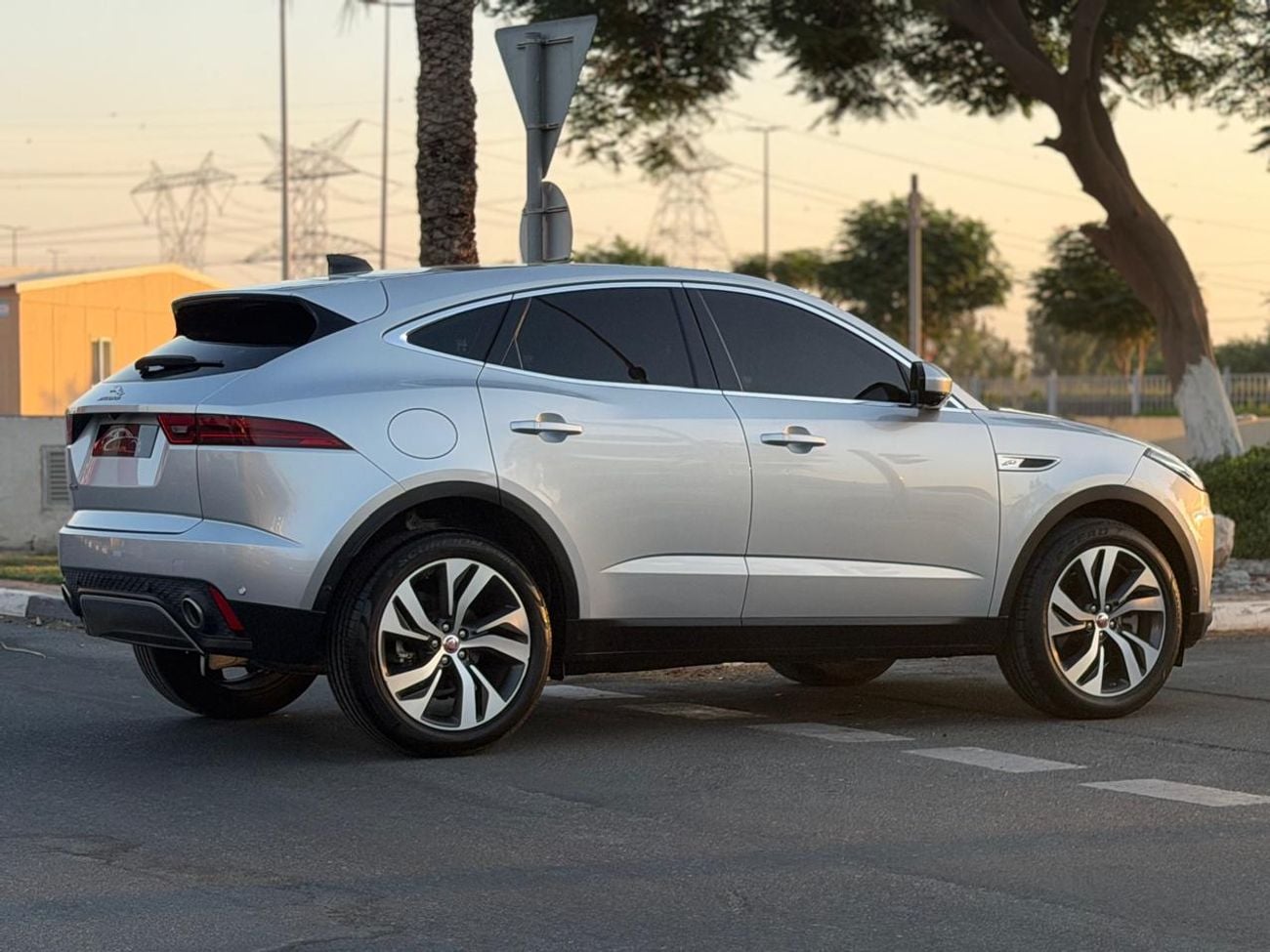 جاكوار E Pace SE