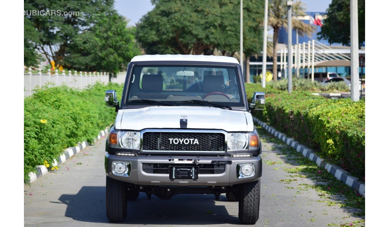 تويوتا لاند كروزر بيك آب 79 SINGLE CAB LX -E V6 4.0L PETROL 4WD MANUAL TRANSMISSION