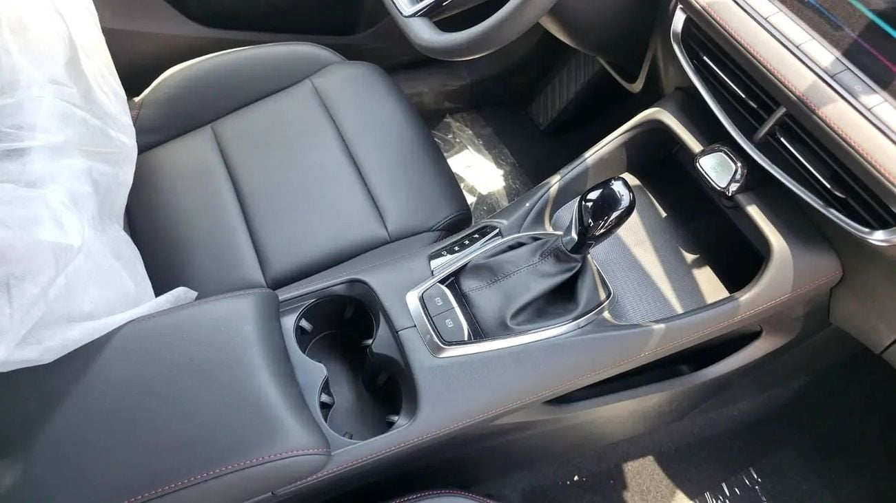 أم جي 5 Luxury 1.5L TURBO Chinese Specs - Brand