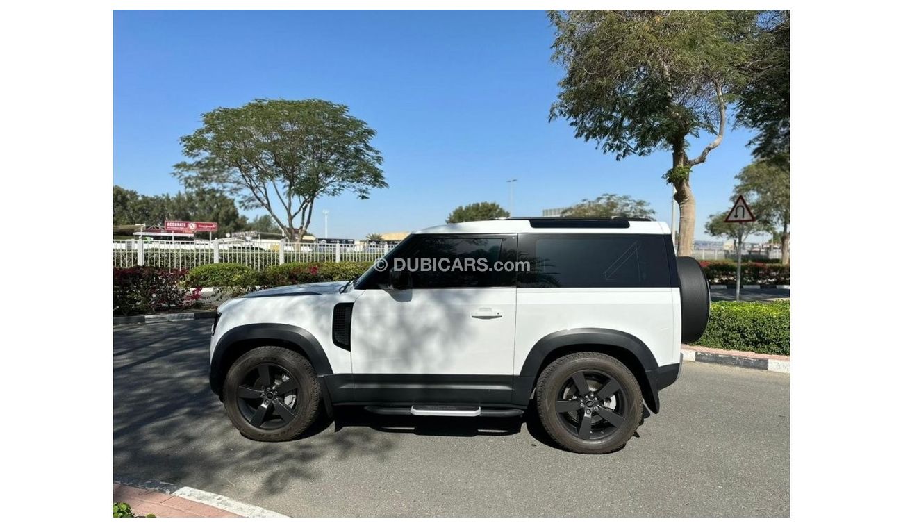 Land Rover Defender 90 HSE P400 / GCC Specs / With Warranty & Service