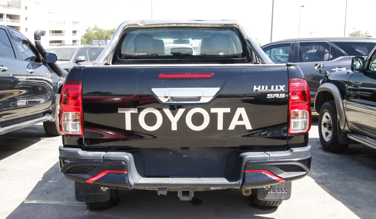 Toyota Hilux DIESEL MANUAL GEAR SR5 2.8L RIGHT HAND DRIVE