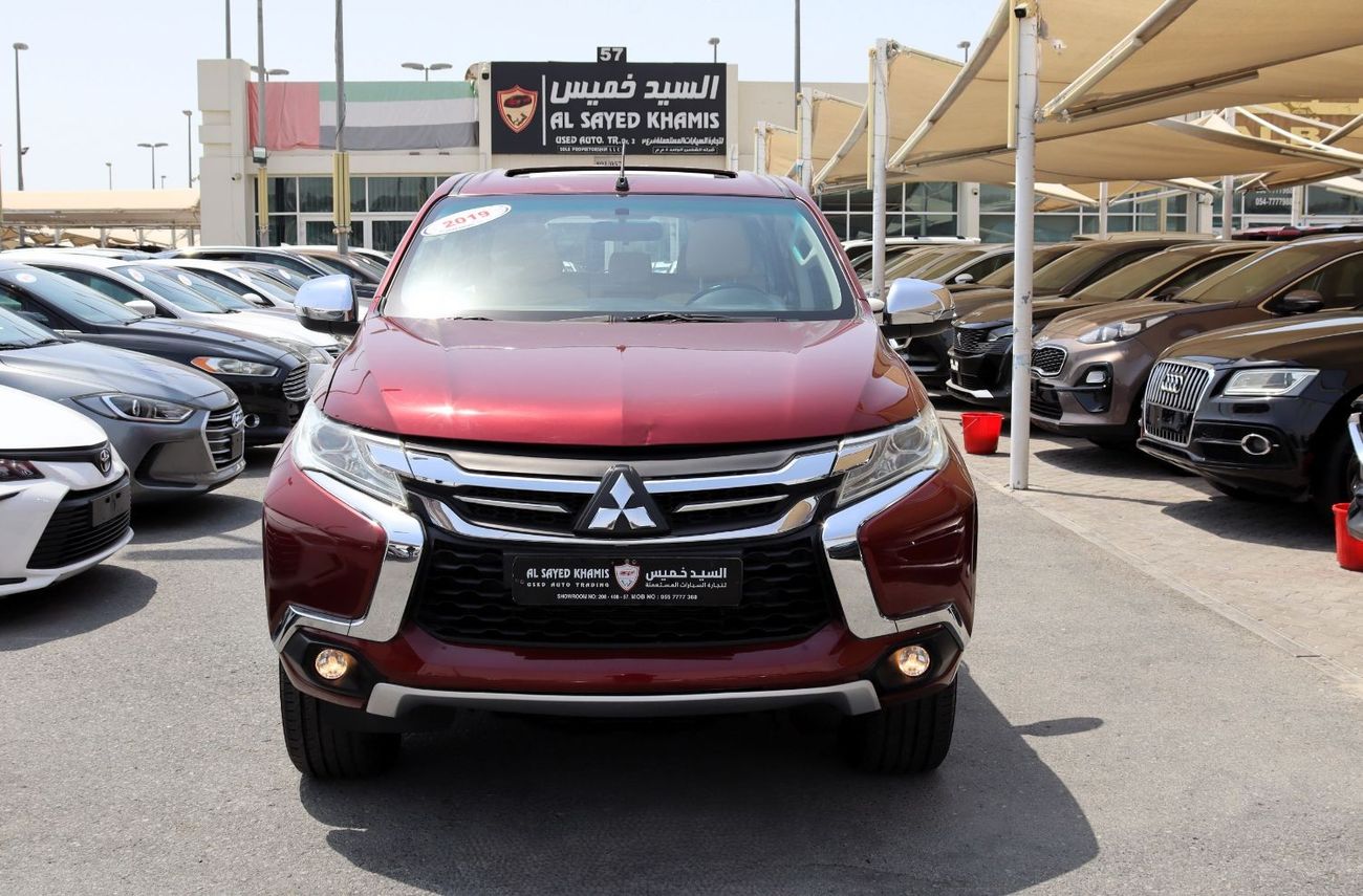 Mitsubishi Montero GLS Top ACCIDENTS FREE - GCC - ORIGINAL PAINT - PERFECT CONDITION INSIDE OUT
