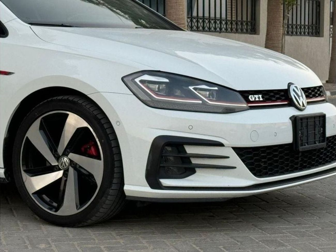 Volkswagen Golf GTI P1