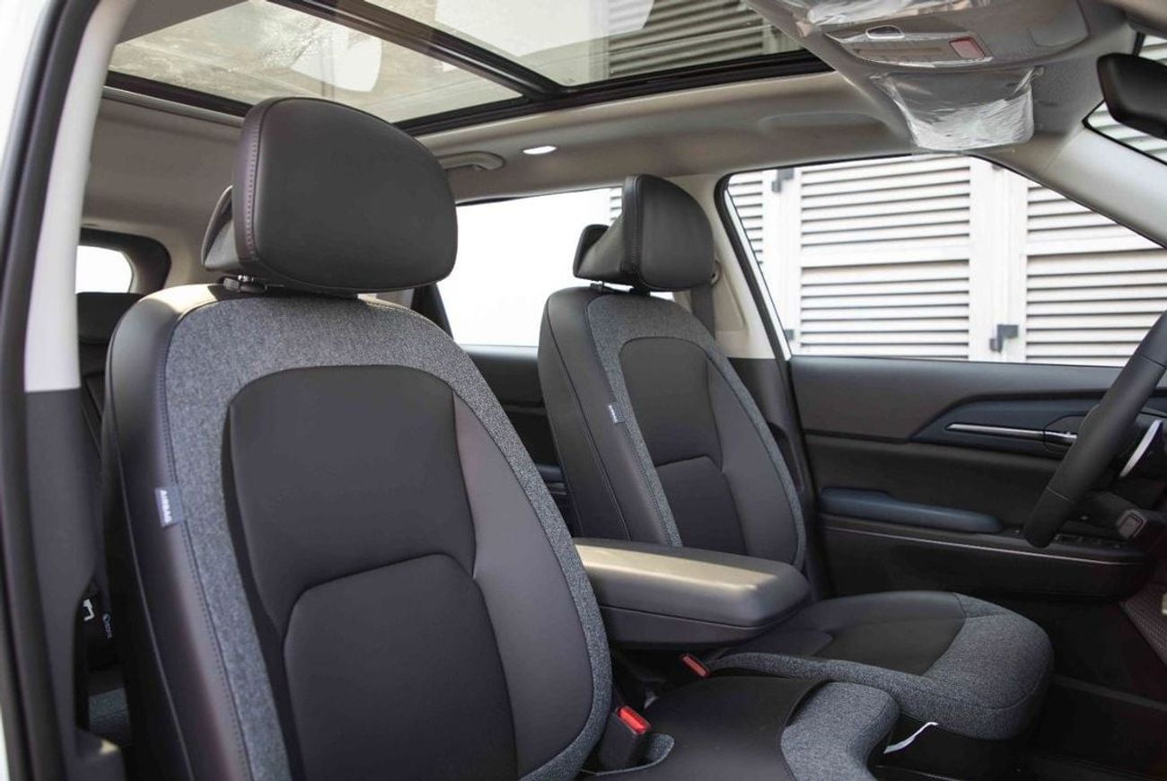 كيا EV5 كيا EV5 لاند R530 موديل 2024 - أبيض من الداخل أسود وأزرق