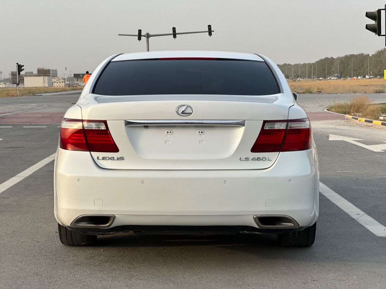 لكزس LS 460 موديل 2009 خليجي فل مواصفات كراسي جلد وفتحه وتحكم كهربي كامل ونظام صوت ممتاز وكاميرا خلفيه