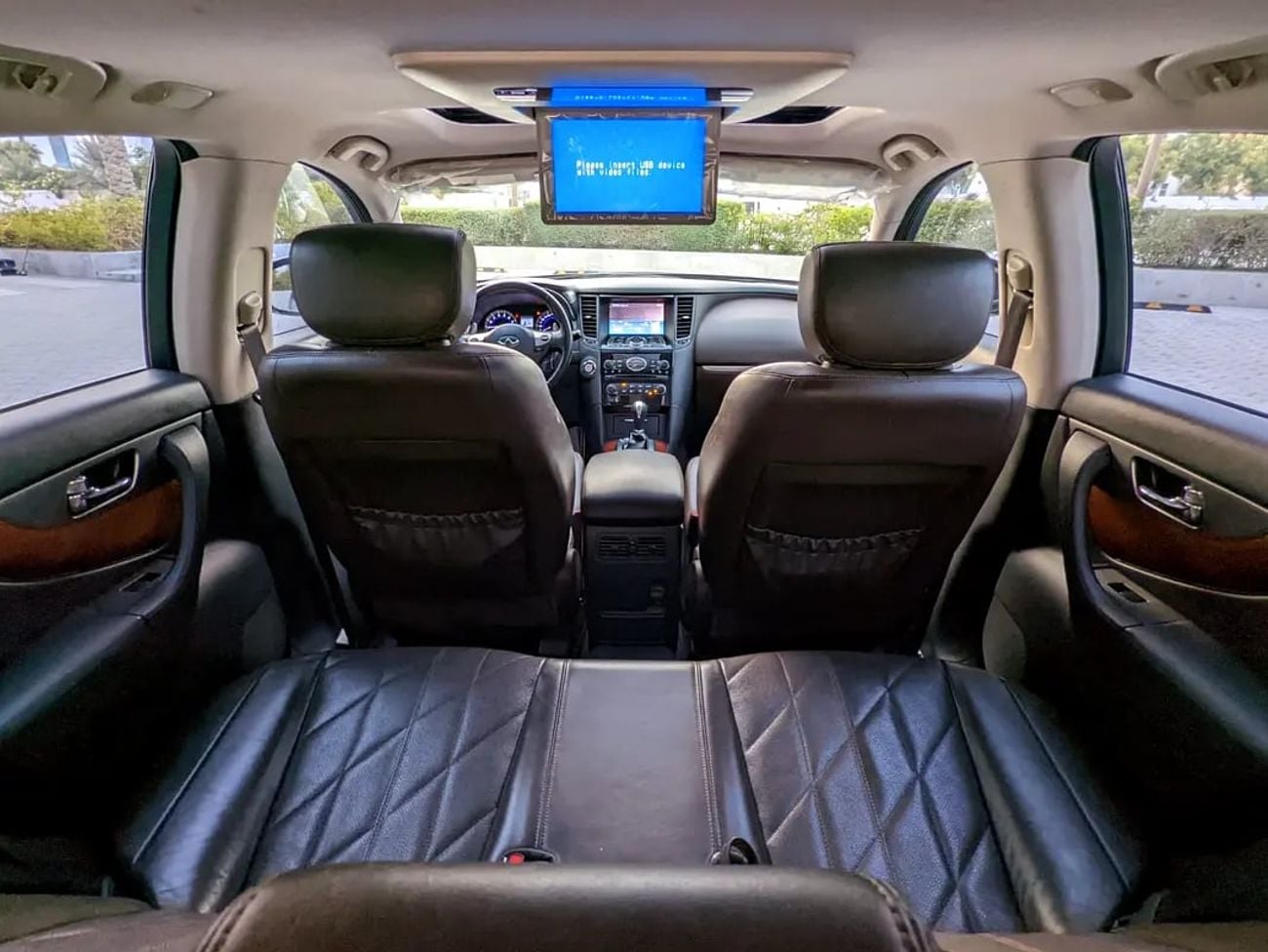 إنفينيتي QX70 LUXURY