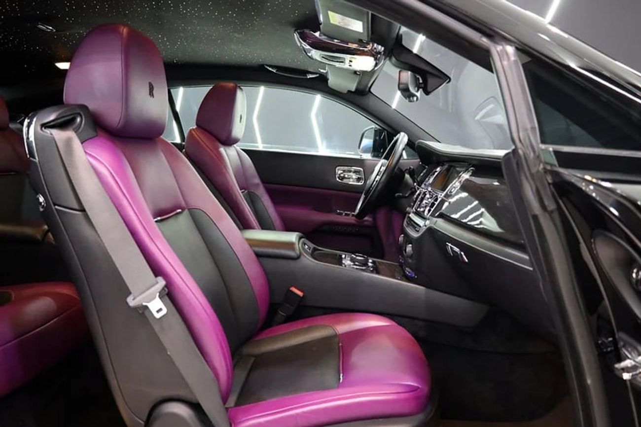 Rolls-Royce Wraith Black Badge, Starlights, Two-Tone Interior, GCC Specs!!