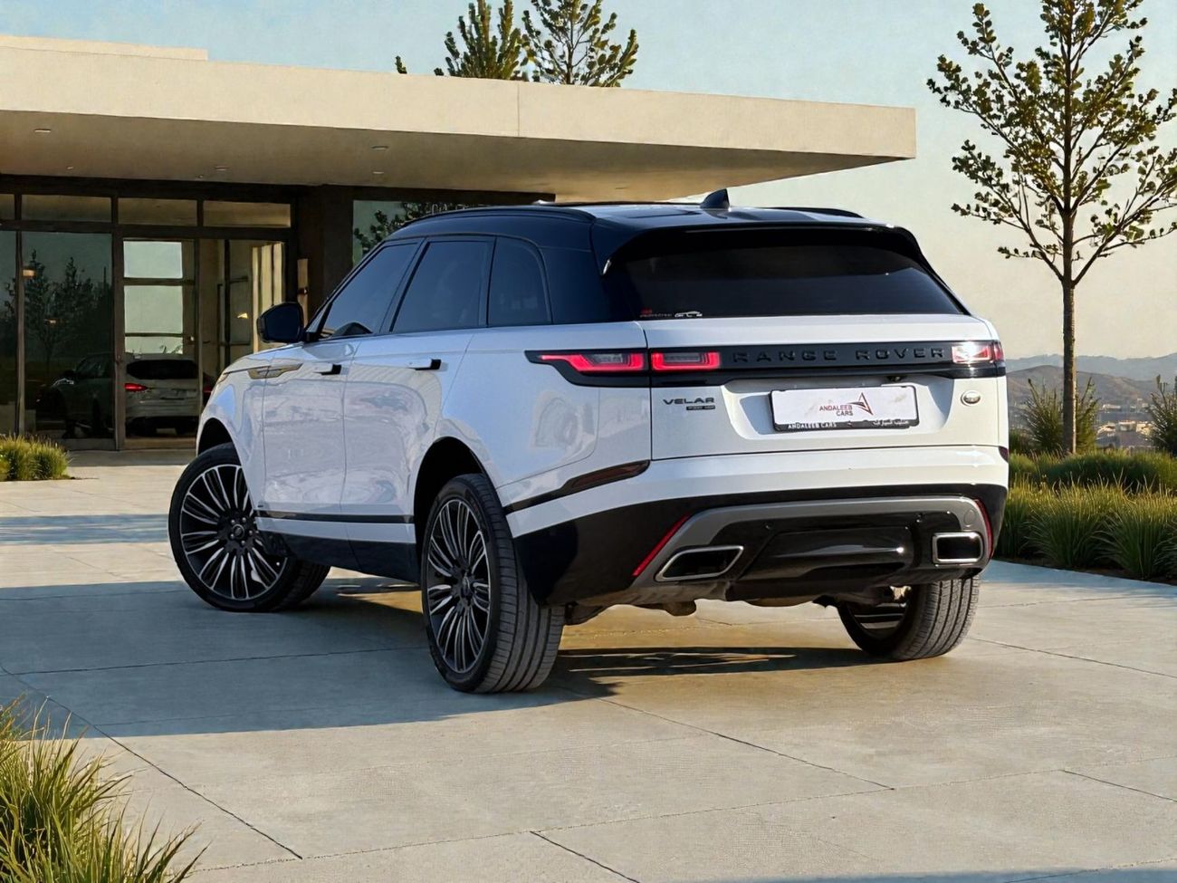 Land Rover Range Rover Velar P300 R-Dynamic HSE 2.0L RANGE ROVER VELAR P300 HSE R-DYNAMIC 3.0L TURBO A/T | 2021 | GCC SPECS | AED