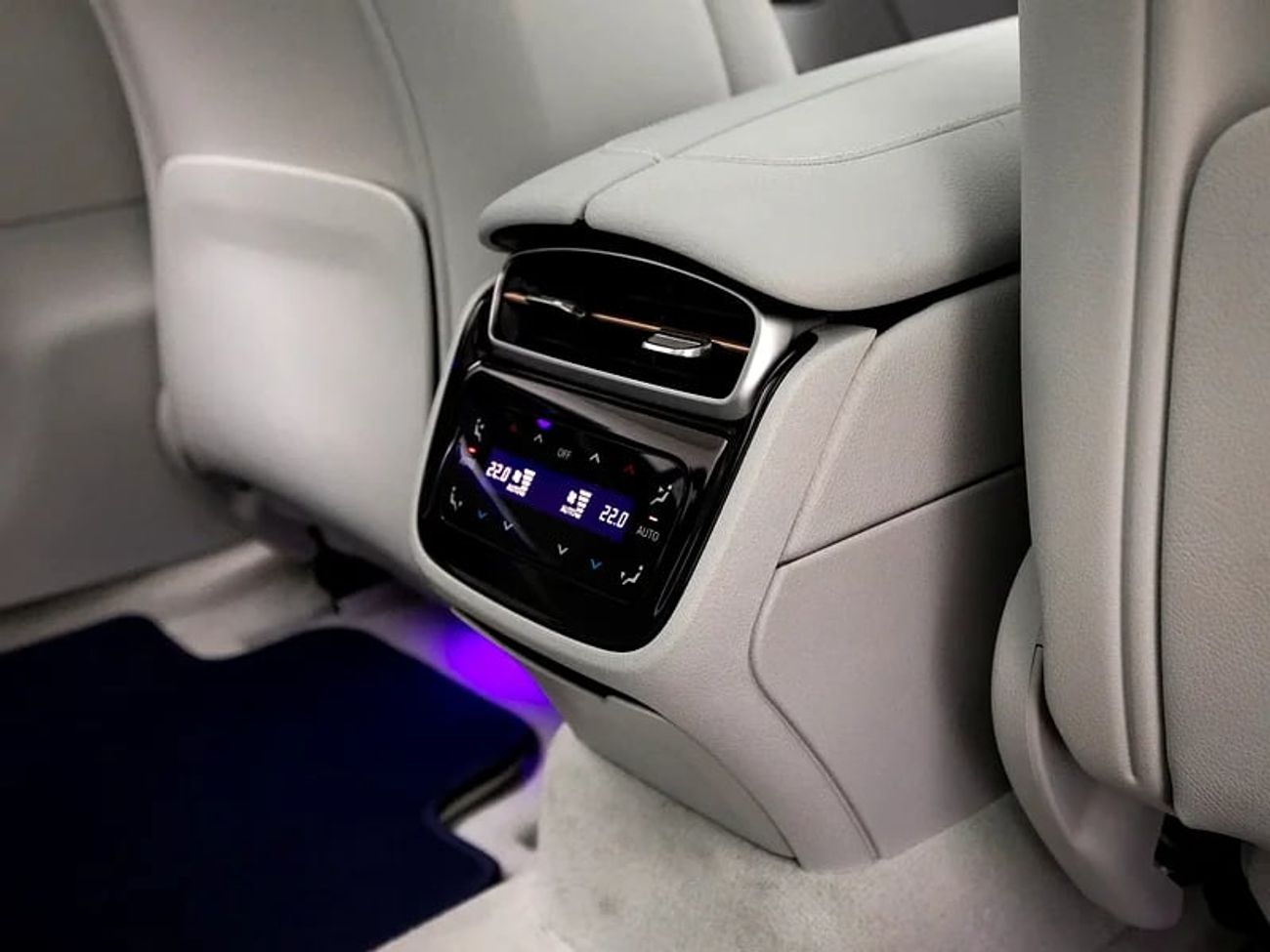 مرسيدس بنز EQE 350+