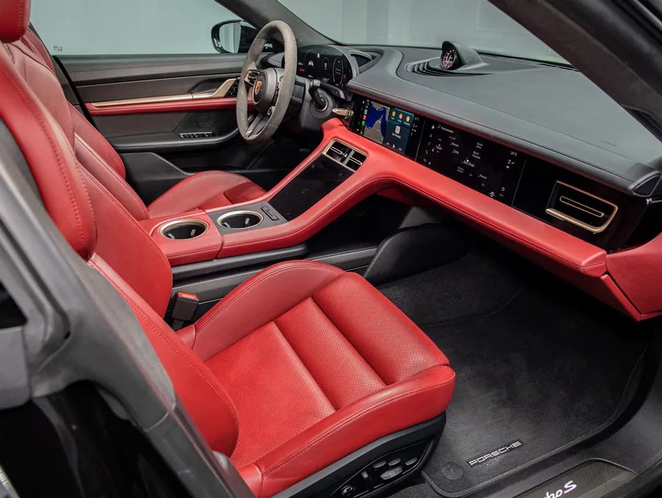 بورش تايكان Turbo S (755 HP)