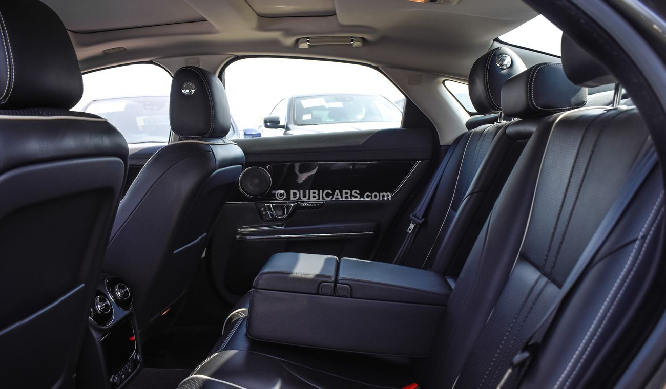 Jaguar XJ 3.0L V6 S/C R-Sport SWB RWD