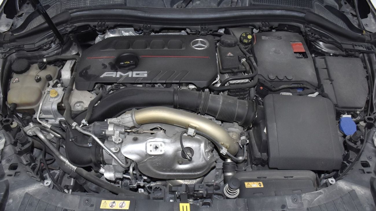 مرسيدس بنز GLA 35 AMG 4MATIC عرض ممتاز لسيارة مرسيدس بنز GLA35 AMG (موديل 2022) باللون الرمادي وبمواصفات أمريكية