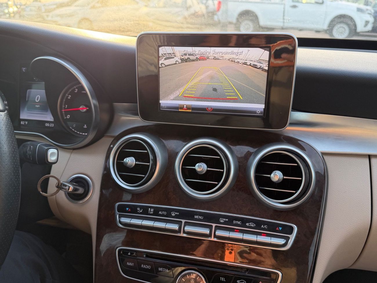 Mercedes-Benz C 300 Luxury 2.0L 2018 MERCEDES BENZ C300 FULL OPTIONS IMPORTED FROM USA