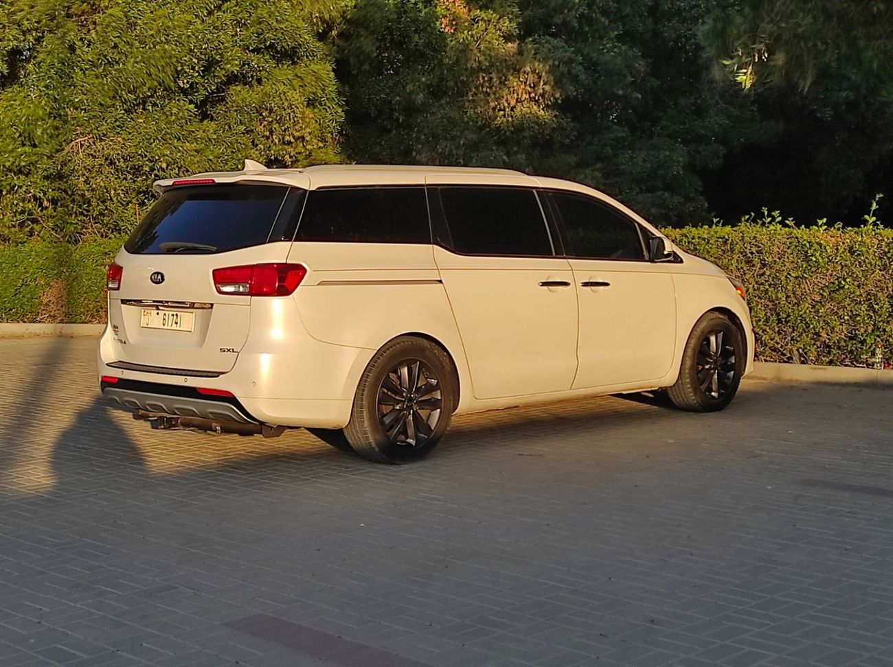 Kia Sedona Kia Sedona 2015 7 seater full options no1