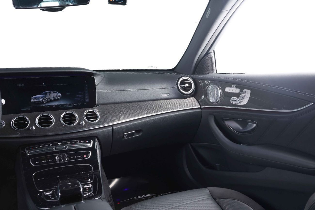 Mercedes-Benz E 53 AMG Std 3.0L 2019-MERCEDES BENZ E53 AMG-WARRANTY AND SERVICE CONTRACT AVAILABLE-FULL SERVICE HISTORY