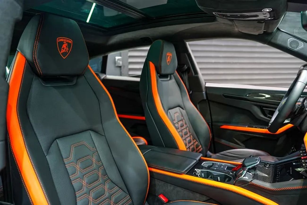 لامبورغيني اوروس SE Hybrid, New Facelift, Carbon Trim, Bang N Olufsen Audio