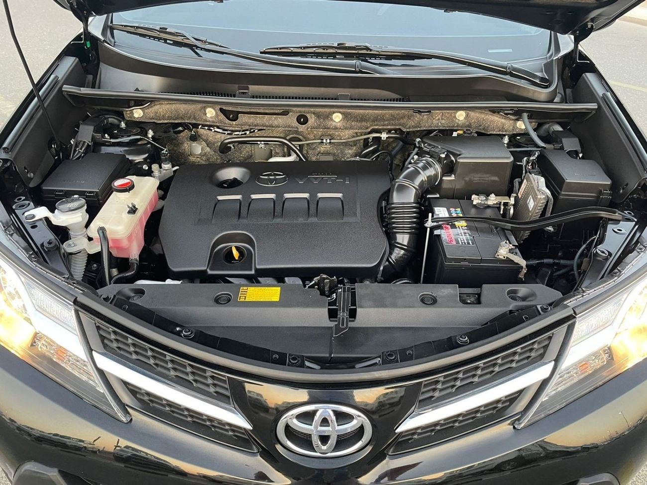 Toyota RAV4 2014 Toyota Rav4 Japanese Specs - 2.0L V4 - AWD 4x4 - Push Start Electric Seats With Sensors MidOpti