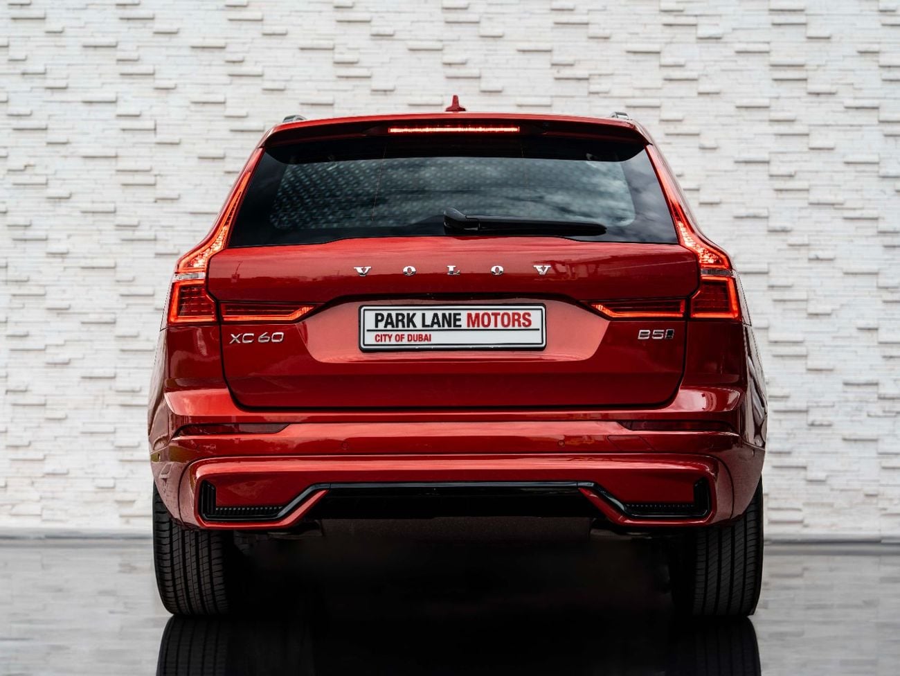 فولفو XC 60 ULTIMATE DARK