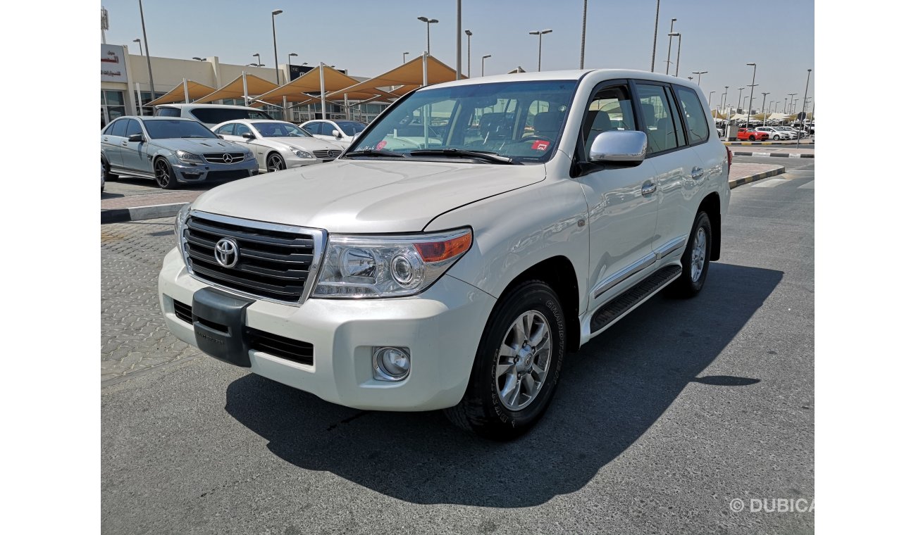 Toyota Land Cruiser تويوتا لاند كروزر كير عادي موديل 2009 بحالة ممتازة