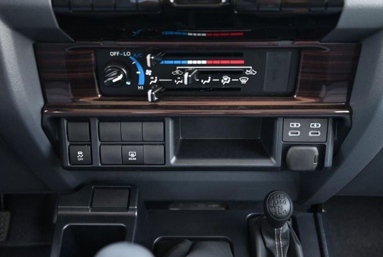 Toyota Land Cruiser 70 76 V6 4.0L Petrol 4WD Manual