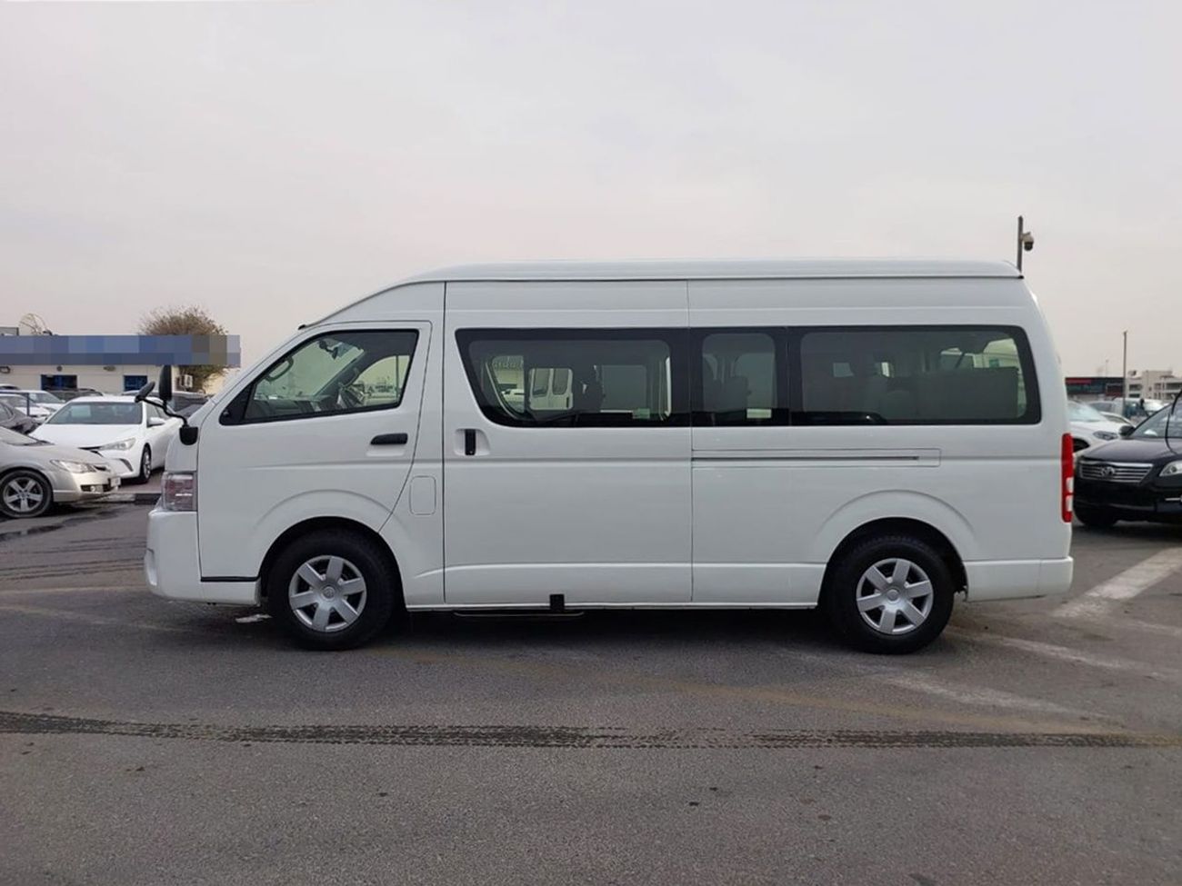 Toyota Hiace TOYOTA HIACE COMMUTER VAN RHD 2017 MODEL 2.7 L PETROL AUTOMATIC(PM81432)