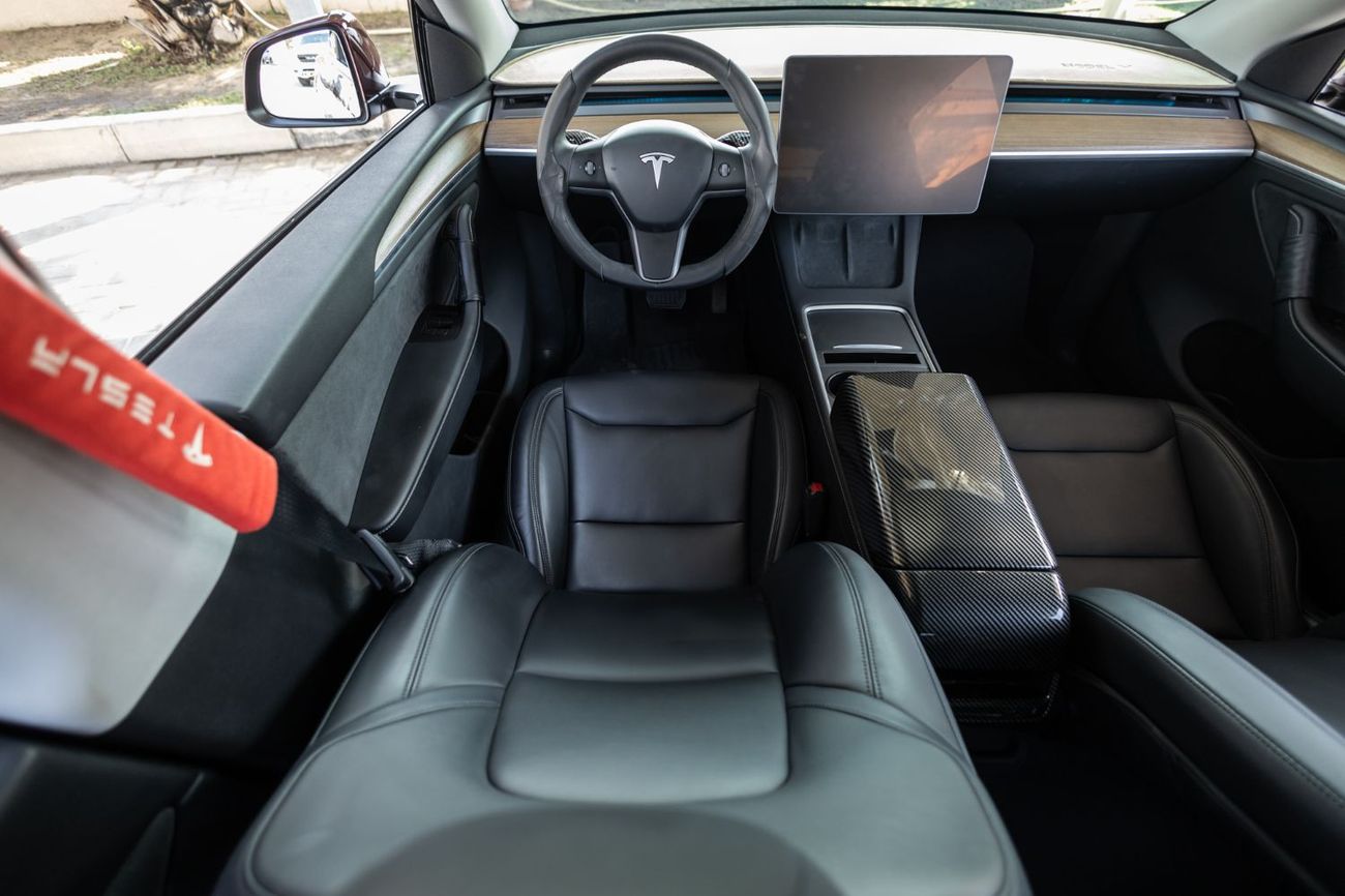 Tesla Model Y Long Range (AWD)