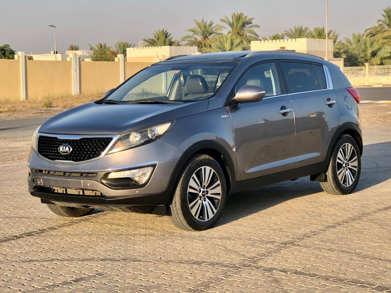 Kia Sportage EX Top Sportage 2015 Top of range GCC free accident 100%