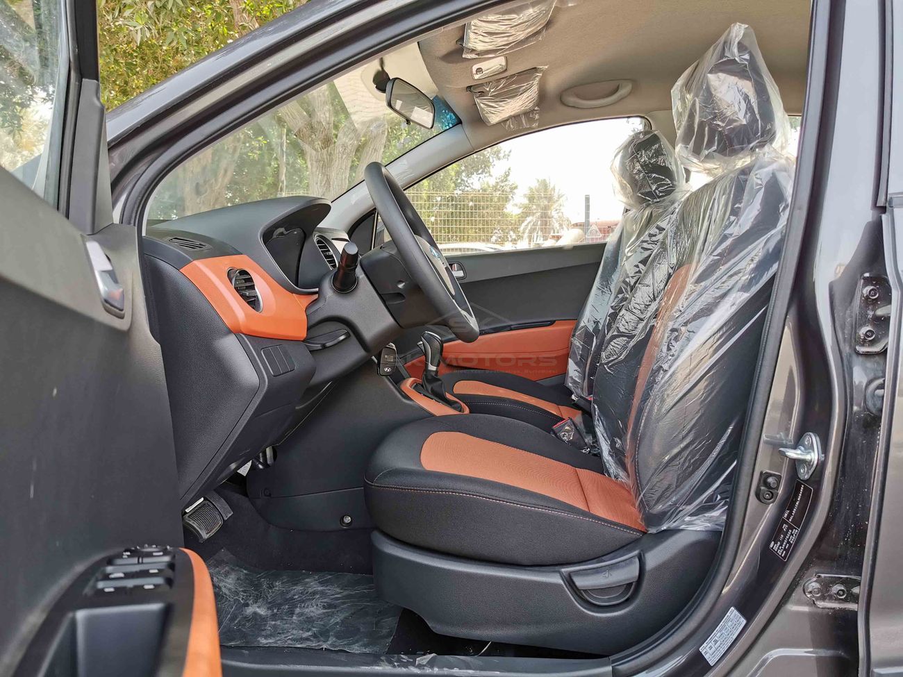 Hyundai Grand i10 1.2L, 14" Tyre, Xenon Headlights, Fabric Seats, Air Recirculation Control, Remote Key (CODE # HGI03)