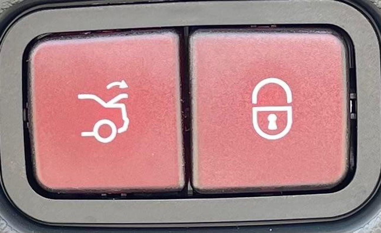 Mercedes-Benz E200 2.0L AMG 5 years warranty 2025 GCC