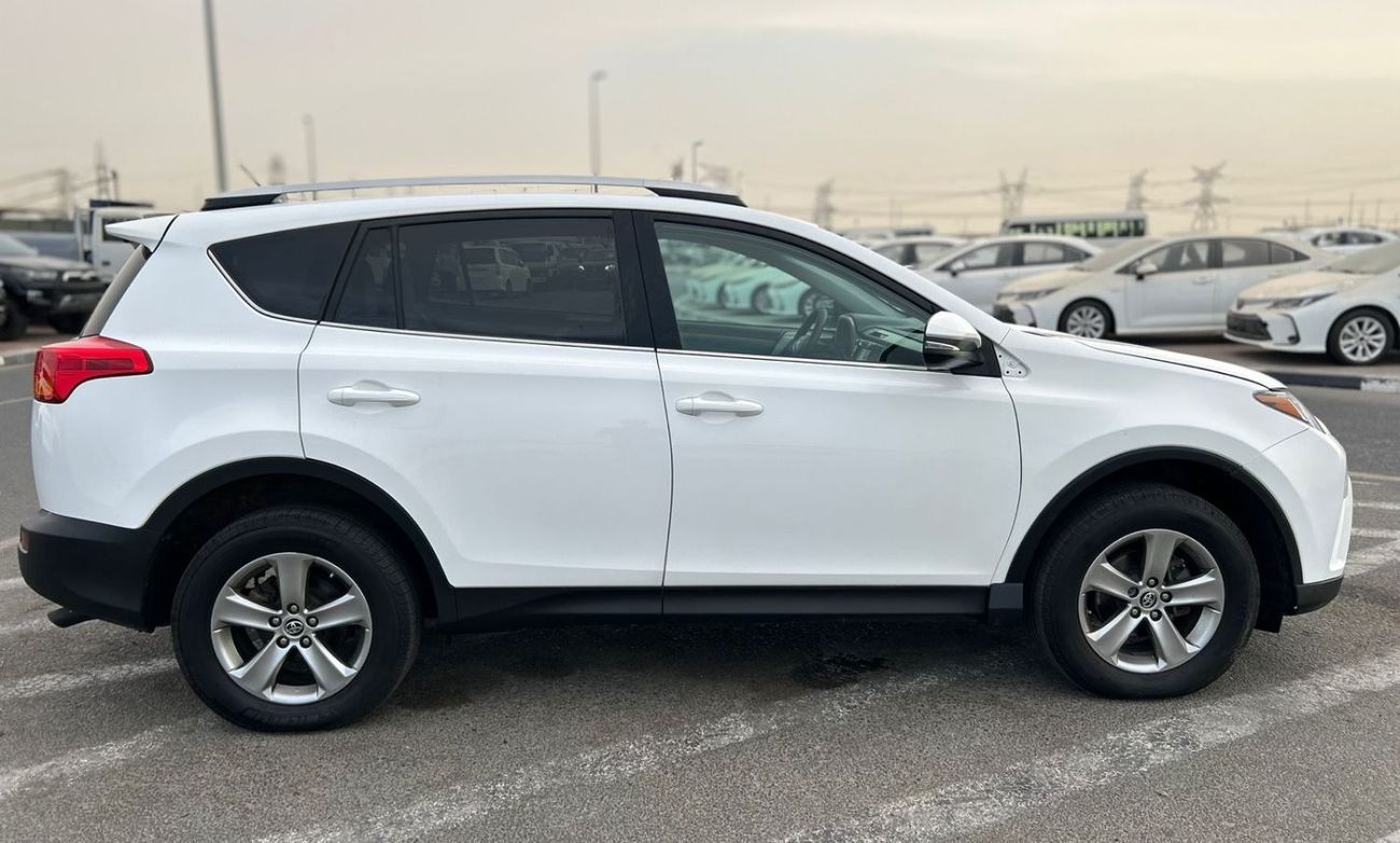 Toyota RAV4 2015 Toyota Rav4 2.5 L V4 Rear Camera - Sunroof - Leather Seat //