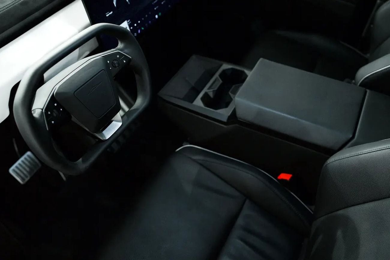 Tesla Cybertruck invincible edition - Brand New!