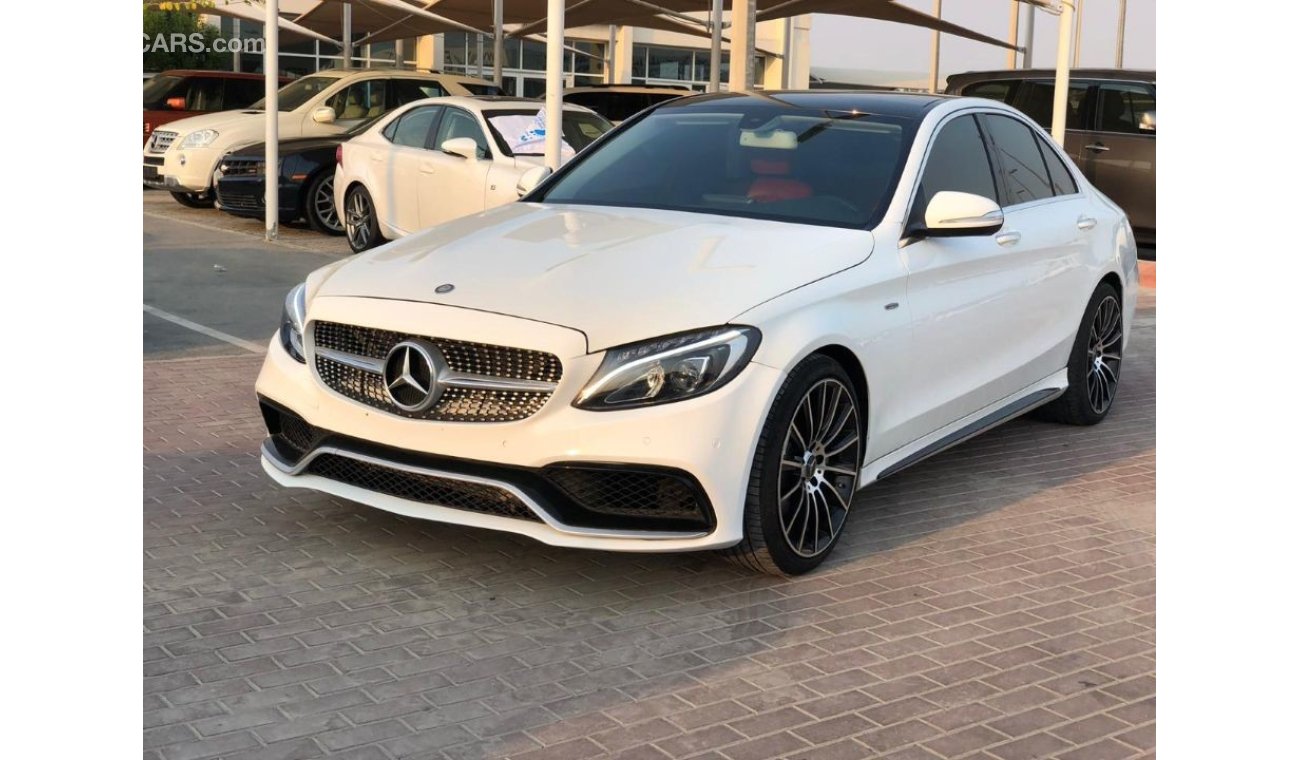 مرسيدس بنز C 300 السيارة بحالة ممتازة