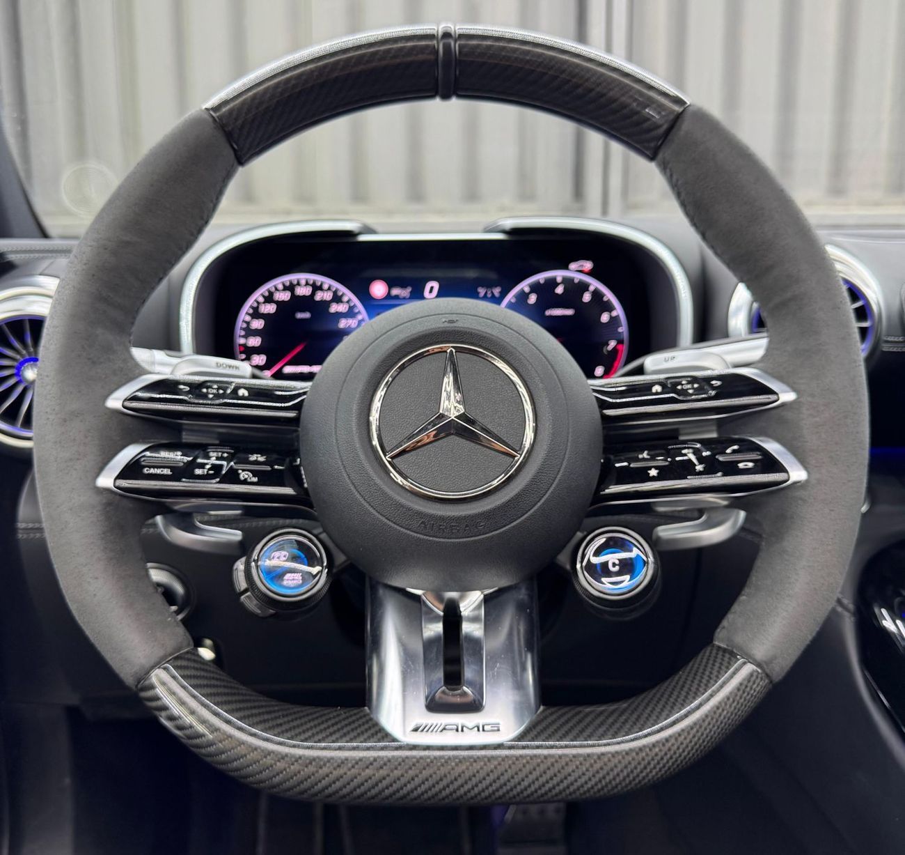 مرسيدس بنز SL 63 AMG AMG 4MATIC+ Roadster Night Package 2023 Mercedes Benz SL63, Warranty, Very Low Kms, 577HP