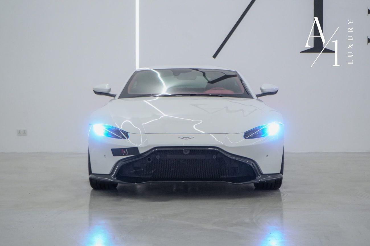 أستون مارتن فانتيج 2023 Aston Martin Vantage, Warranty, Full Service History, Excellent Condition, GCC Spec