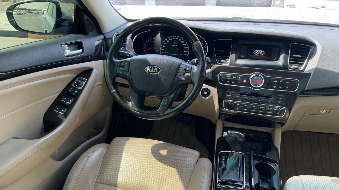 Kia Cadenza LX 3.3L Top,